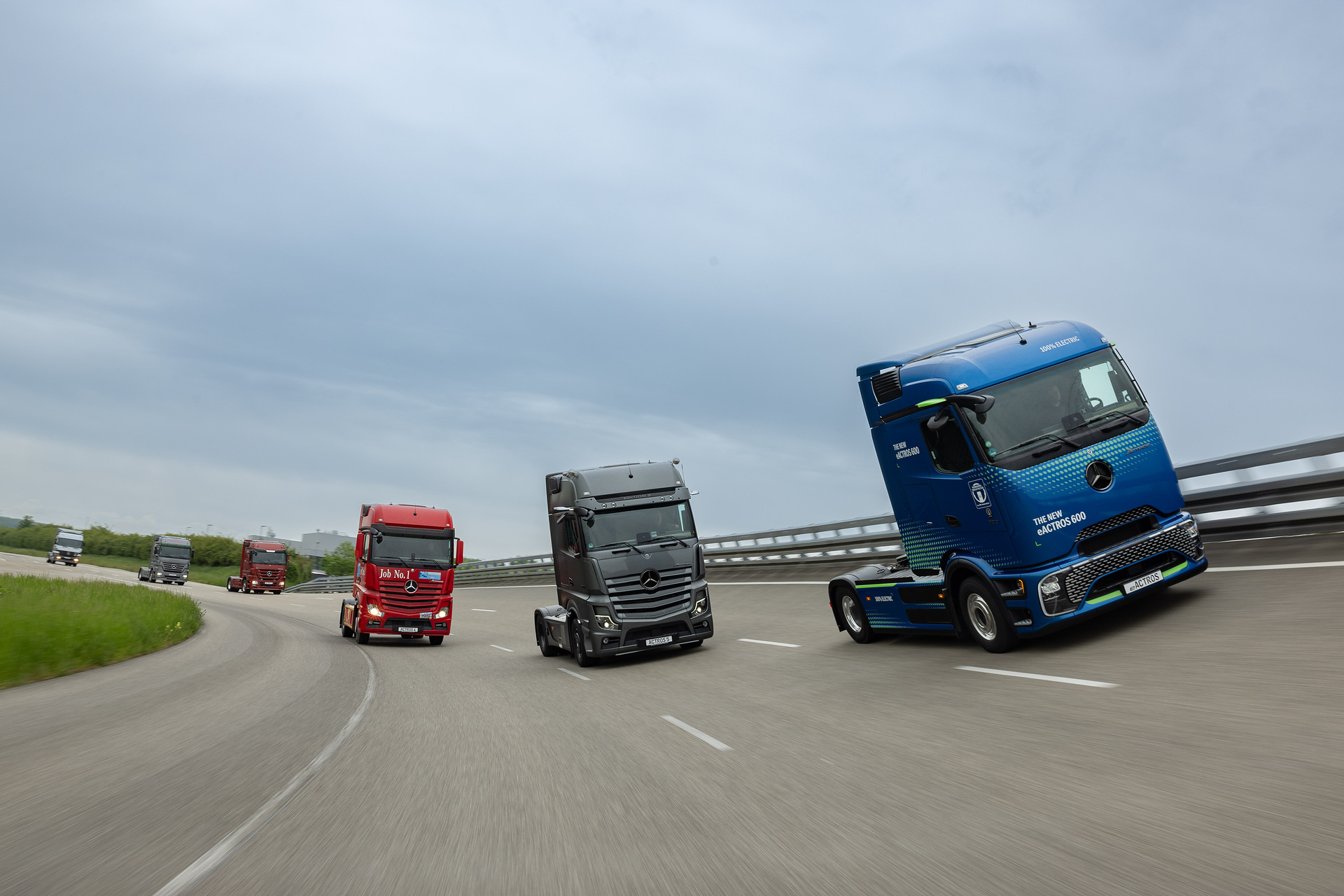 30 Years of Actros in the Anniversary Year “130 Years of Trucks”: How Mercedes Benz Trucks Combines Engineering Heritage and Transformation
