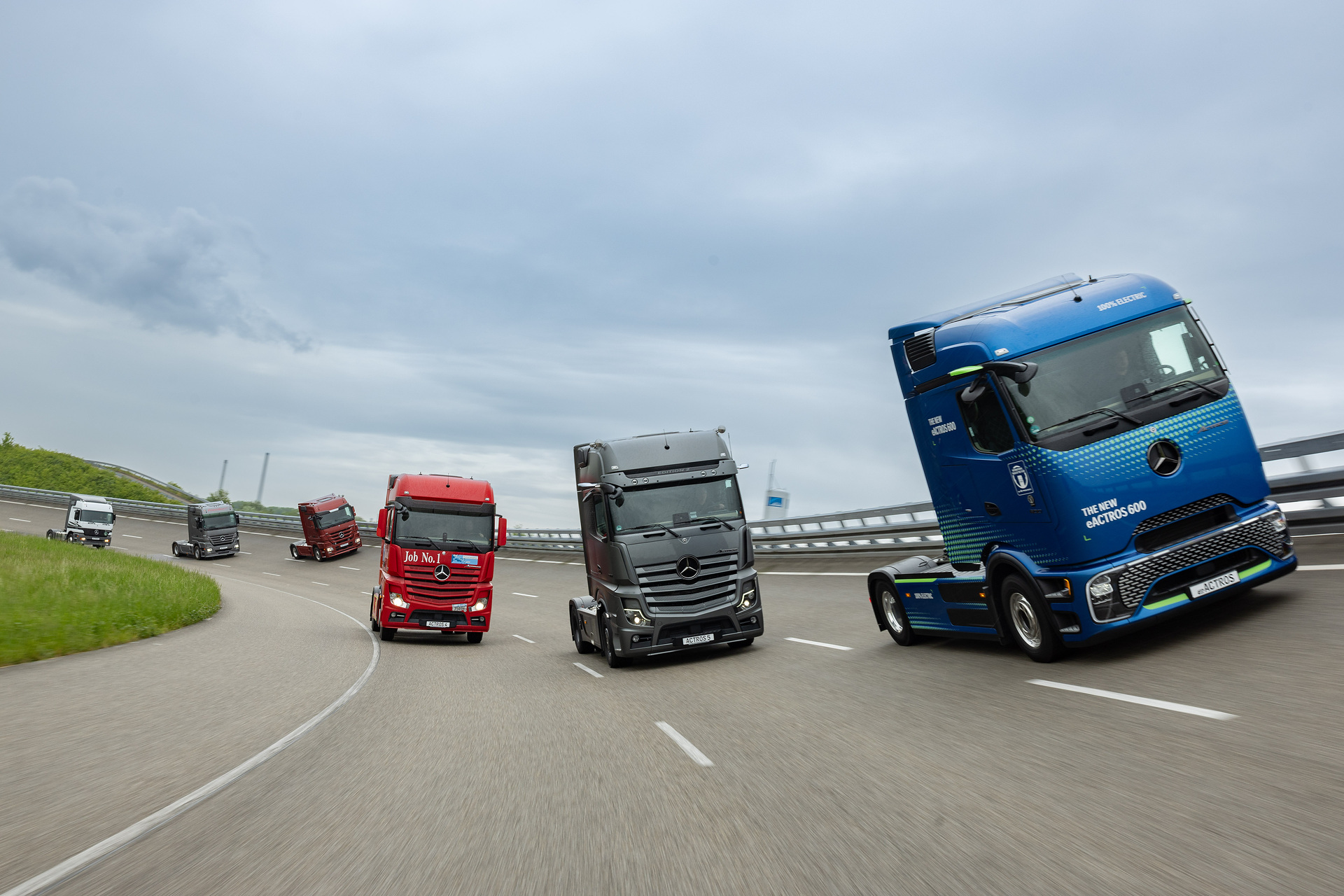 30 Years of Actros in the Anniversary Year “130 Years of Trucks”: How Mercedes Benz Trucks Combines Engineering Heritage and Transformation