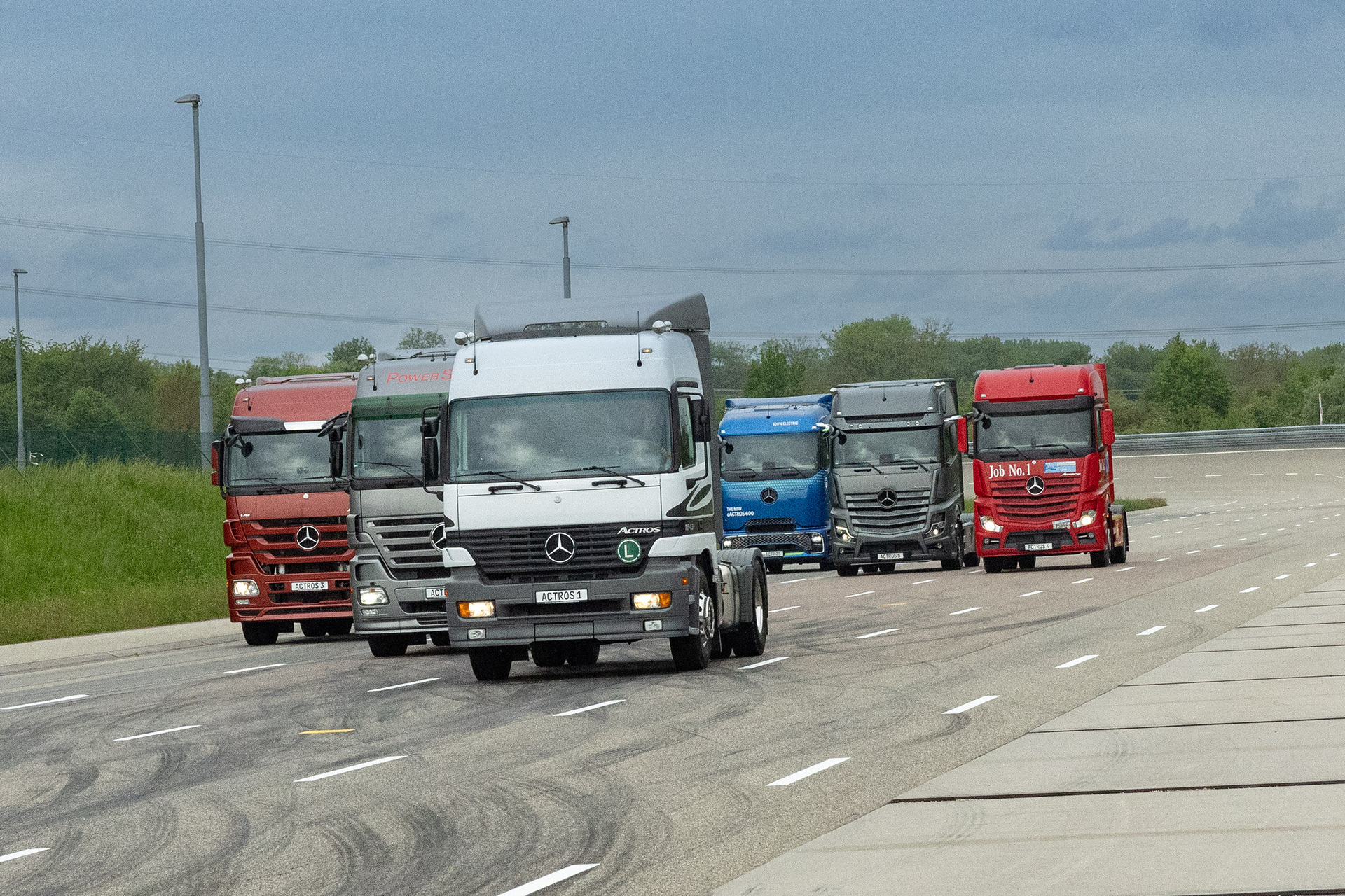 30 Years of Actros in the Anniversary Year “130 Years of Trucks”: How Mercedes Benz Trucks Combines Engineering Heritage and Transformation