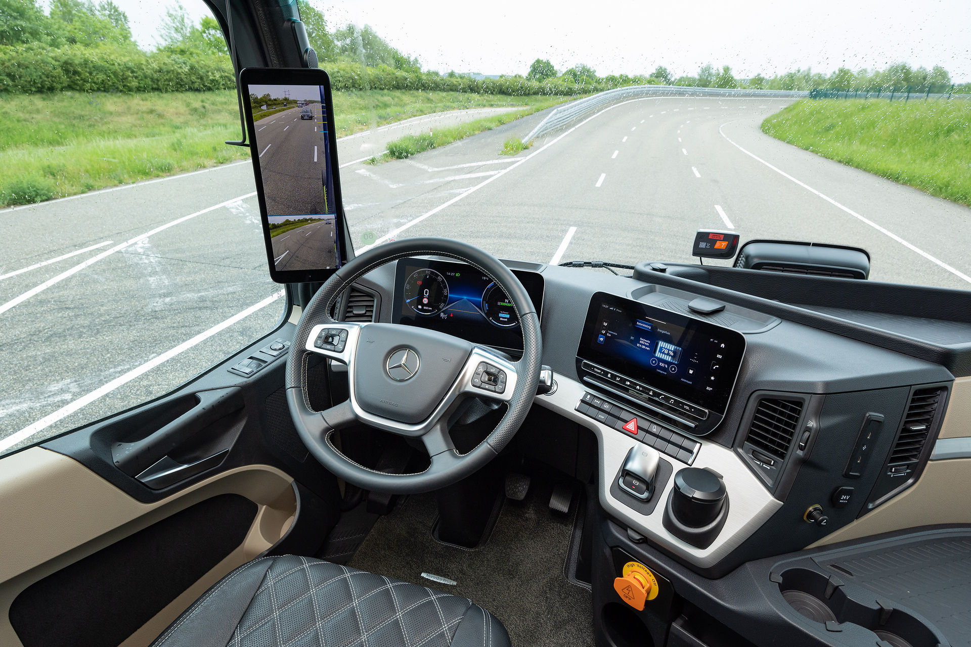 30 Years of Actros in the Anniversary Year “130 Years of Trucks”: How Mercedes Benz Trucks Combines Engineering Heritage and Transformation