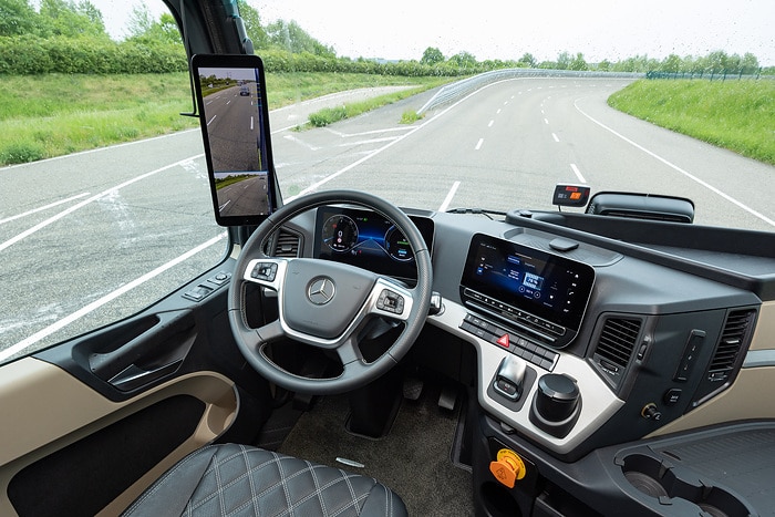 30 Years of Actros in the Anniversary Year “130 Years of Trucks”: How Mercedes Benz Trucks Combines Engineering Heritage and Transformation