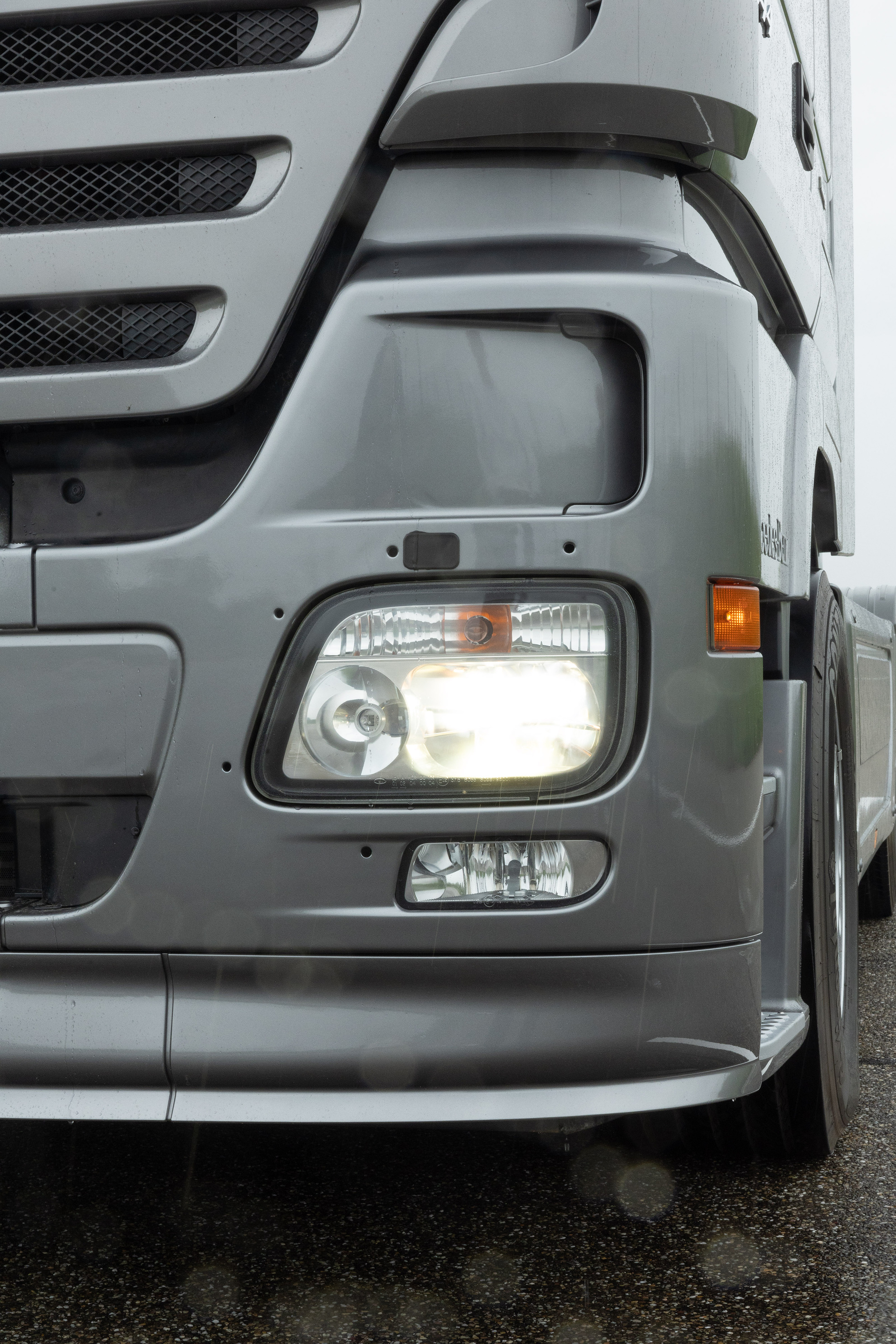 30 Years of Actros in the Anniversary Year “130 Years of Trucks”: How Mercedes Benz Trucks Combines Engineering Heritage and Transformation