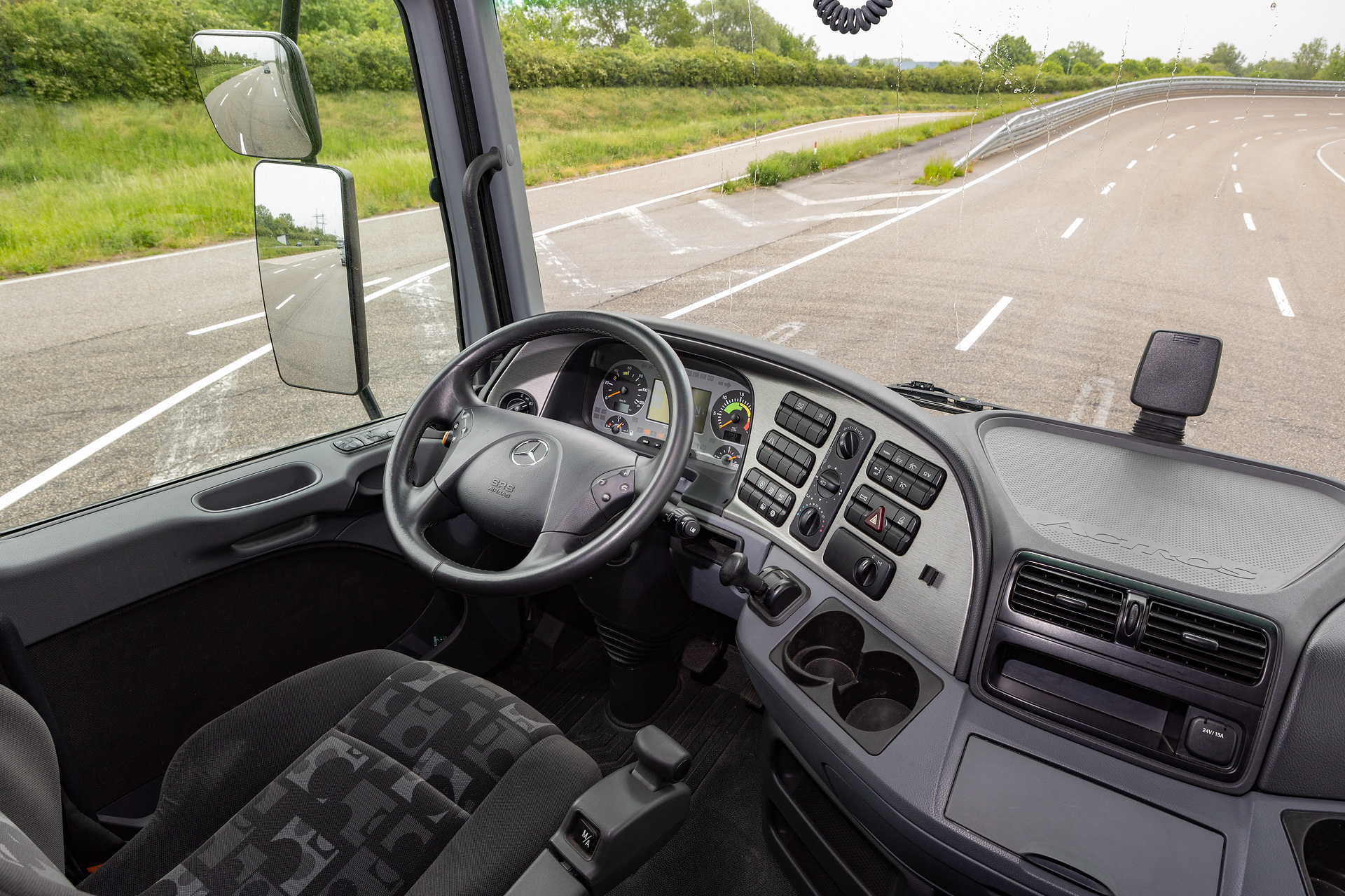 30 Years of Actros in the Anniversary Year “130 Years of Trucks”: How Mercedes Benz Trucks Combines Engineering Heritage and Transformation