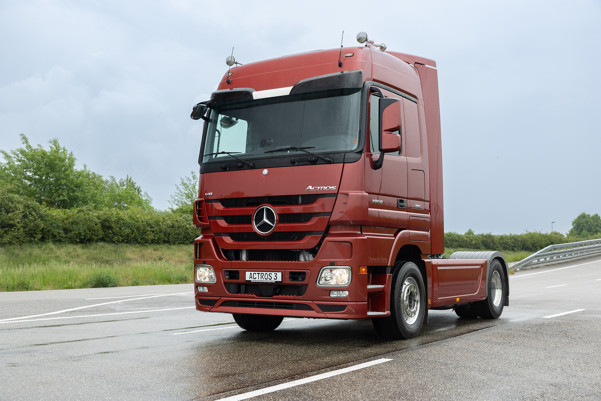 30 Years of Actros in the Anniversary Year “130 Years of Trucks”: How Mercedes Benz Trucks Combines Engineering Heritage and Transformation