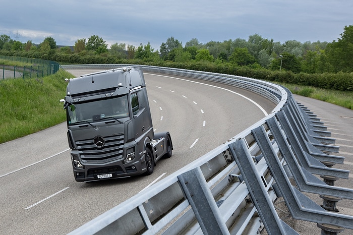 30 Years of Actros in the Anniversary Year “130 Years of Trucks”: How Mercedes Benz Trucks Combines Engineering Heritage and Transformation