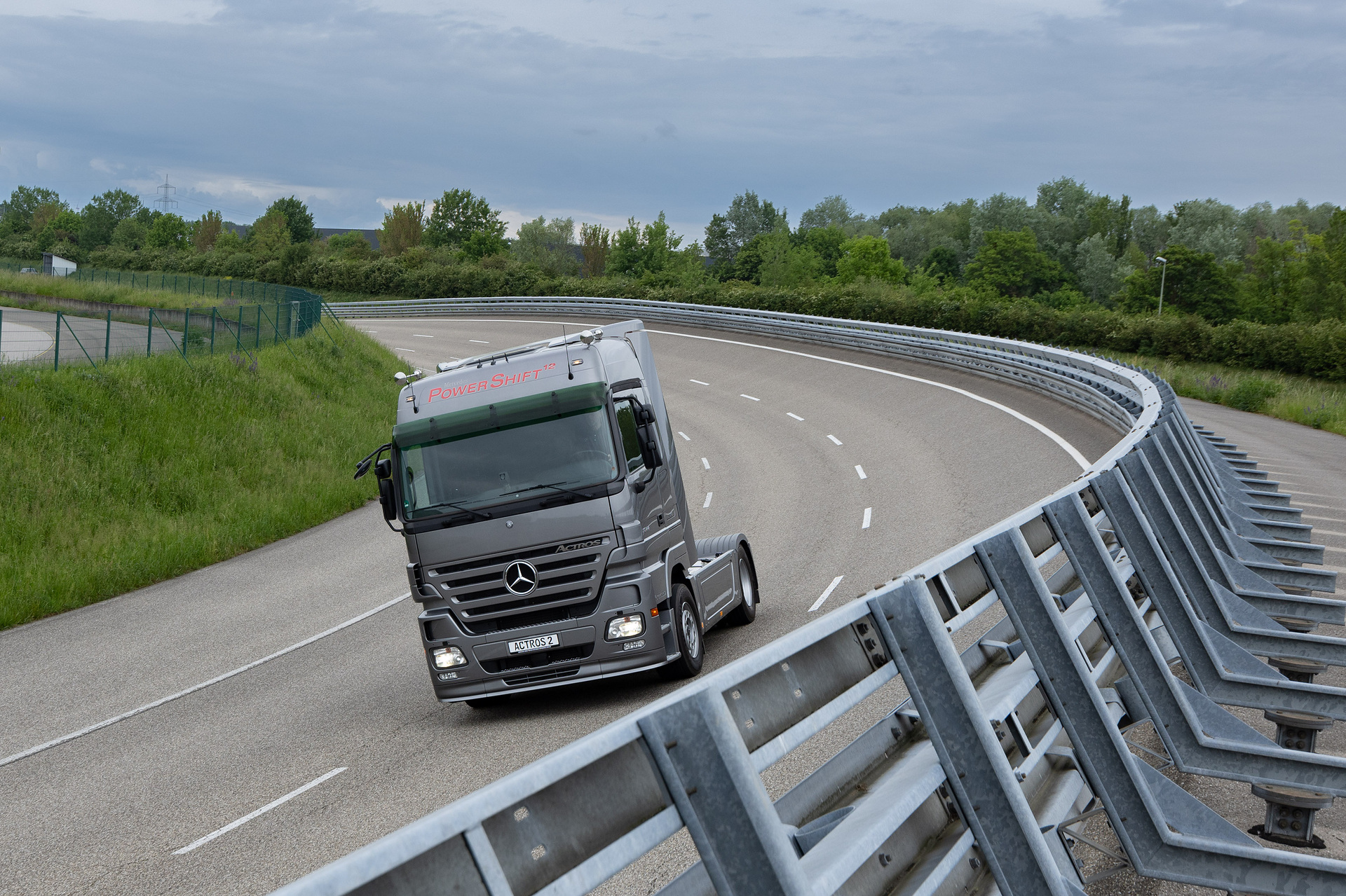 30 Years of Actros in the Anniversary Year “130 Years of Trucks”: How Mercedes Benz Trucks Combines Engineering Heritage and Transformation
