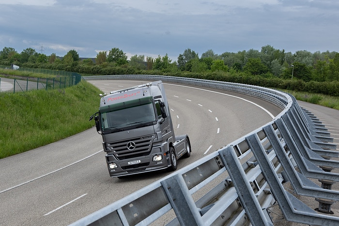 30 Years of Actros in the Anniversary Year “130 Years of Trucks”: How Mercedes Benz Trucks Combines Engineering Heritage and Transformation