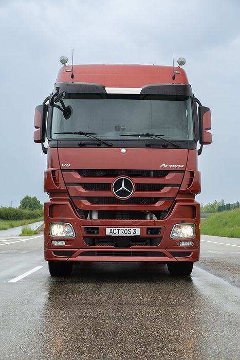 30 Years of Actros in the Anniversary Year “130 Years of Trucks”: How Mercedes Benz Trucks Combines Engineering Heritage and Transformation