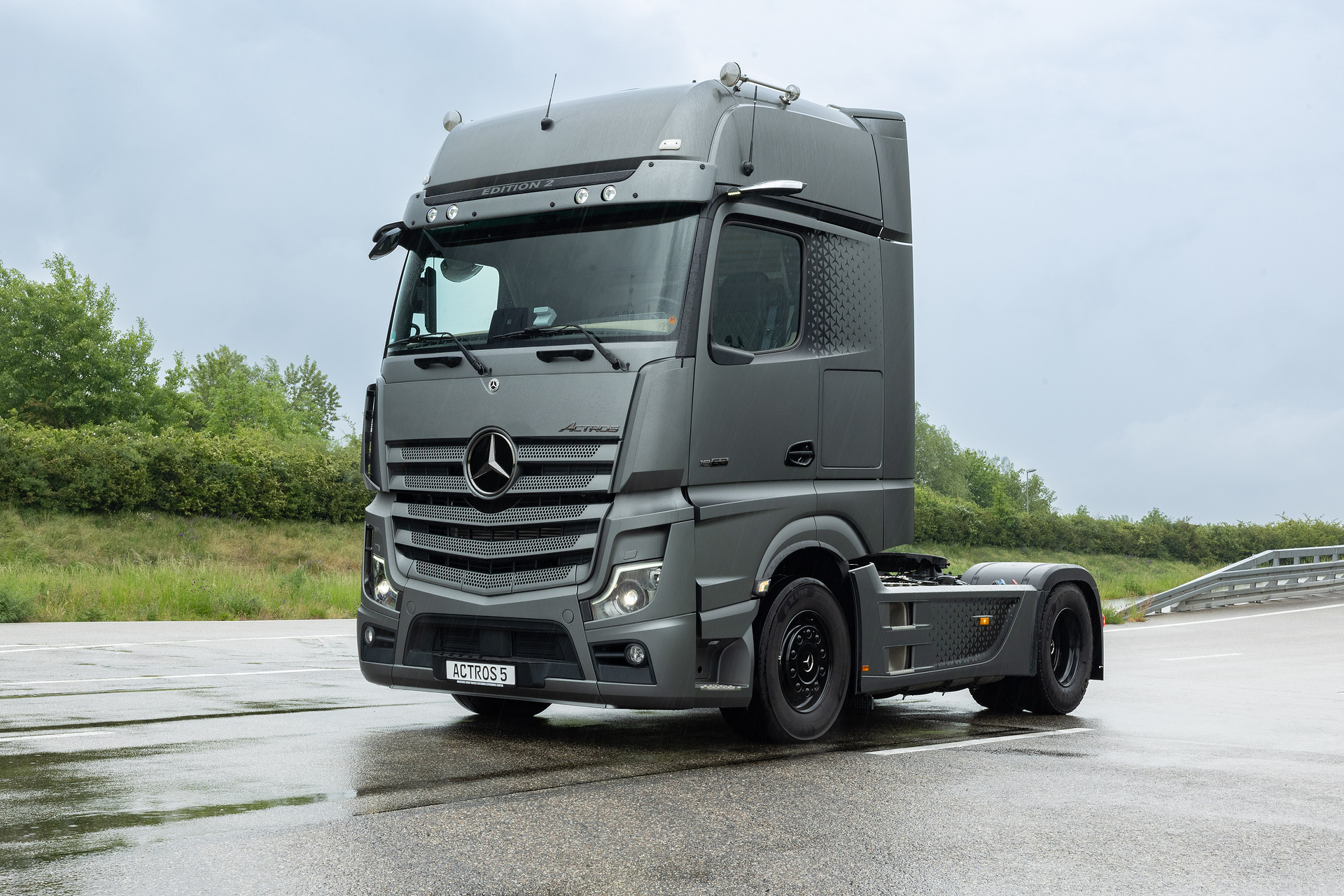 30 Years of Actros in the Anniversary Year “130 Years of Trucks”: How Mercedes Benz Trucks Combines Engineering Heritage and Transformation