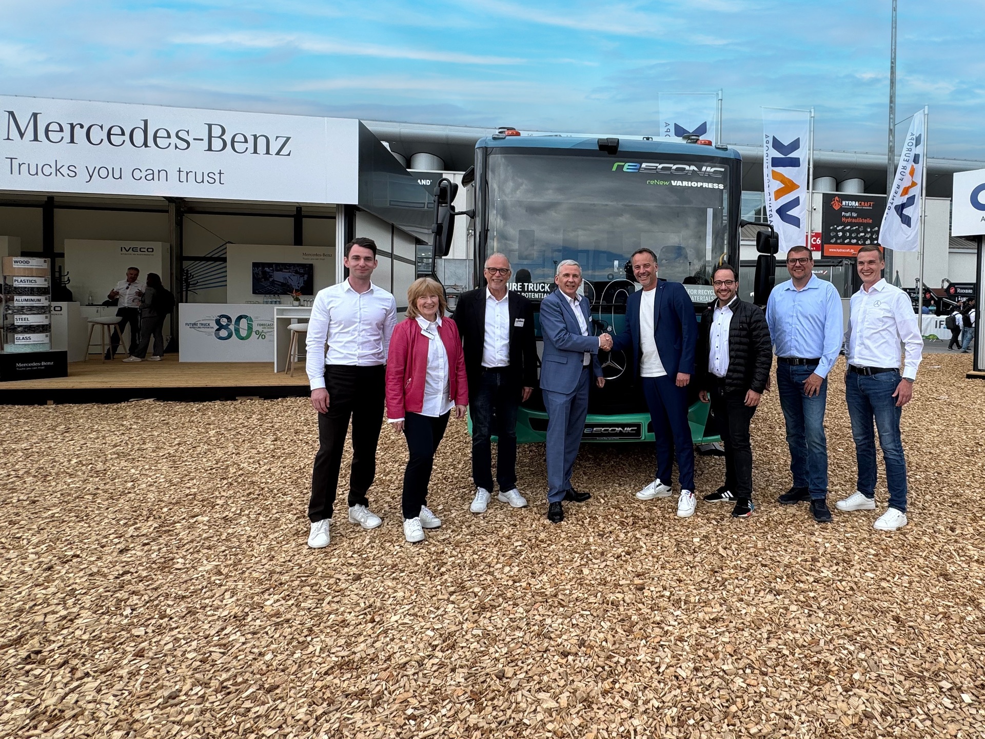 Großstadtflotte zwischen Glasfronten und Mainufer: Frankfurt beschafft zehn neue Mercedes-Benz eEconic
