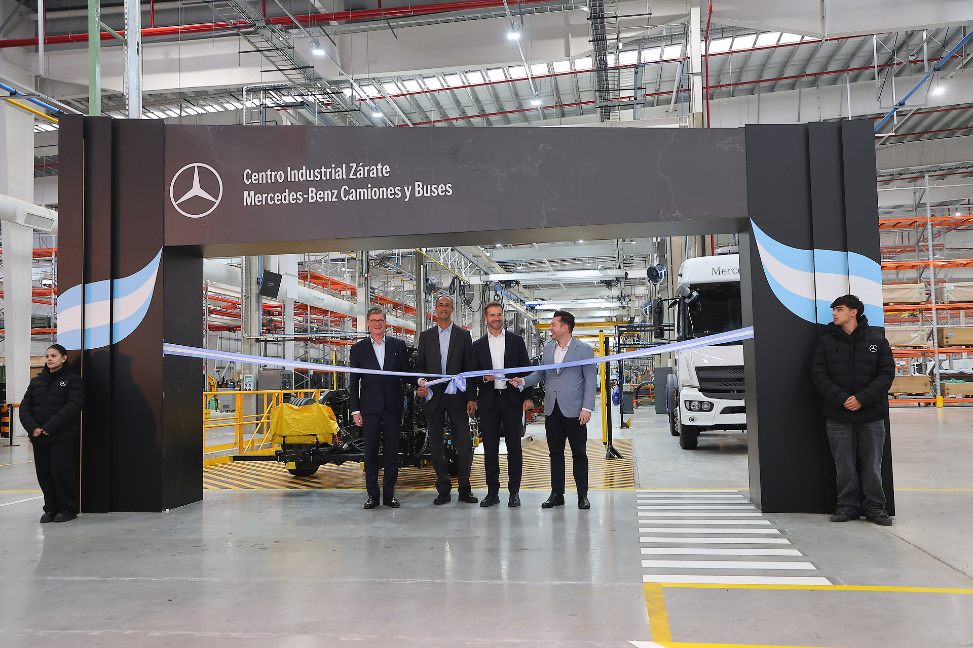 Daimler Truck eröffnet neuen Produktionsstandort für Lkw und Busse in Argentinien