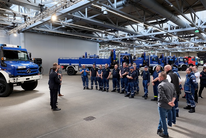 Starke Flotte für schwere Aufgaben: Unimog-Großauftrag für THW