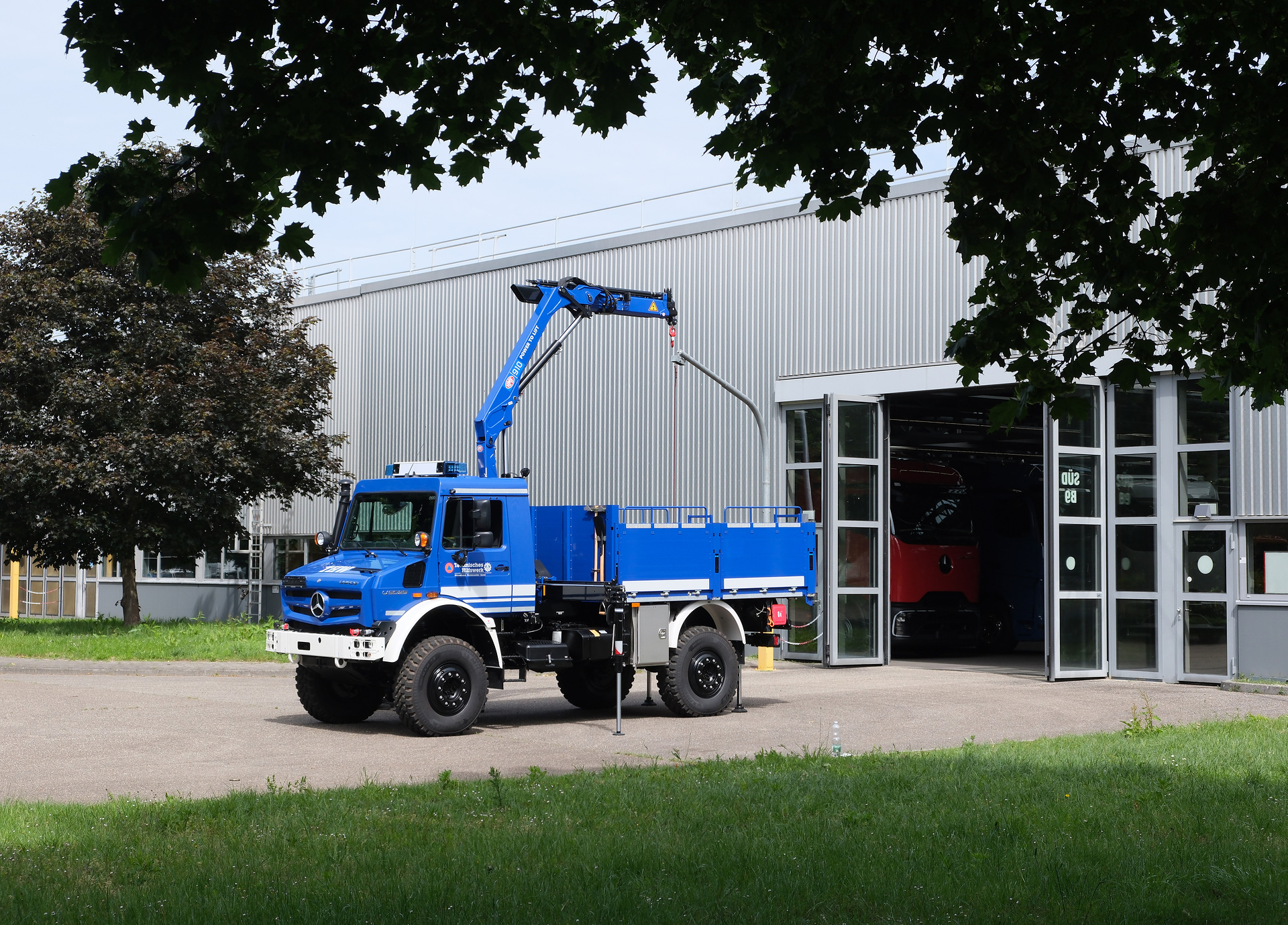 Starke Flotte für schwere Aufgaben: Unimog-Großauftrag für THW