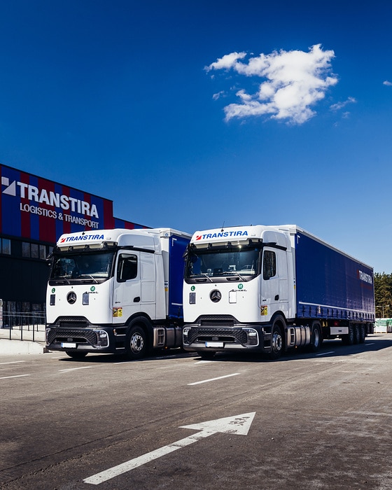 Major order: Lithuanian logistics and transport company TRANSTIRA exclusively expands international long-haul fleet with more than 500 Mercedes-Benz Actros L ProCabin