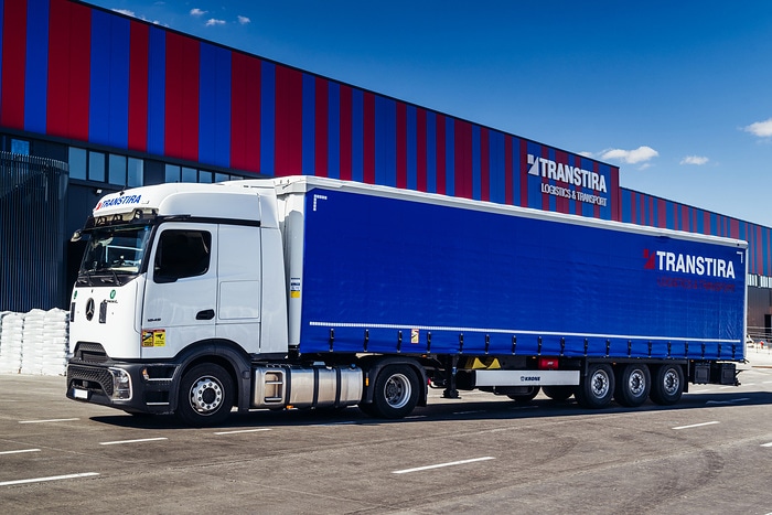 Major order: Lithuanian logistics and transport company TRANSTIRA exclusively expands international long-haul fleet with more than 500 Mercedes-Benz Actros L ProCabin