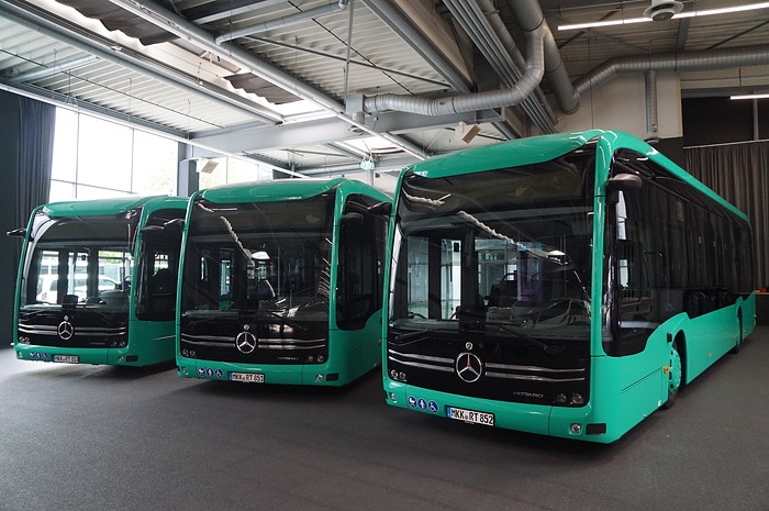 Elektrisch in die Zukunft: Racktours übernimmt erste Mercedes-Benz eCitaro