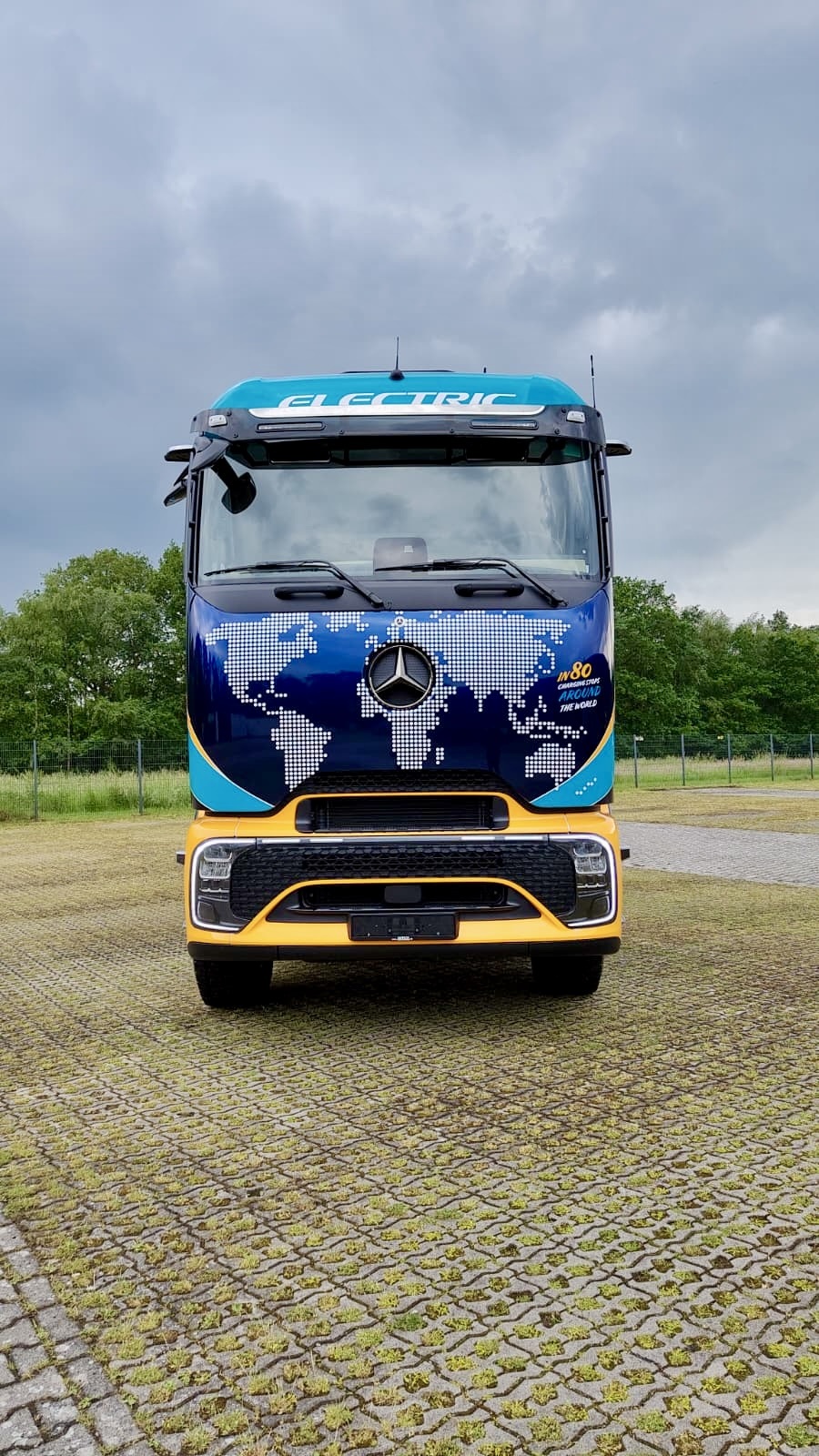 On Two Axles Under the Open Sky: Mercedes-Benz eActros 600 Expedition Vehicle and Several Unimogs at Abenteuer Allrad 2026