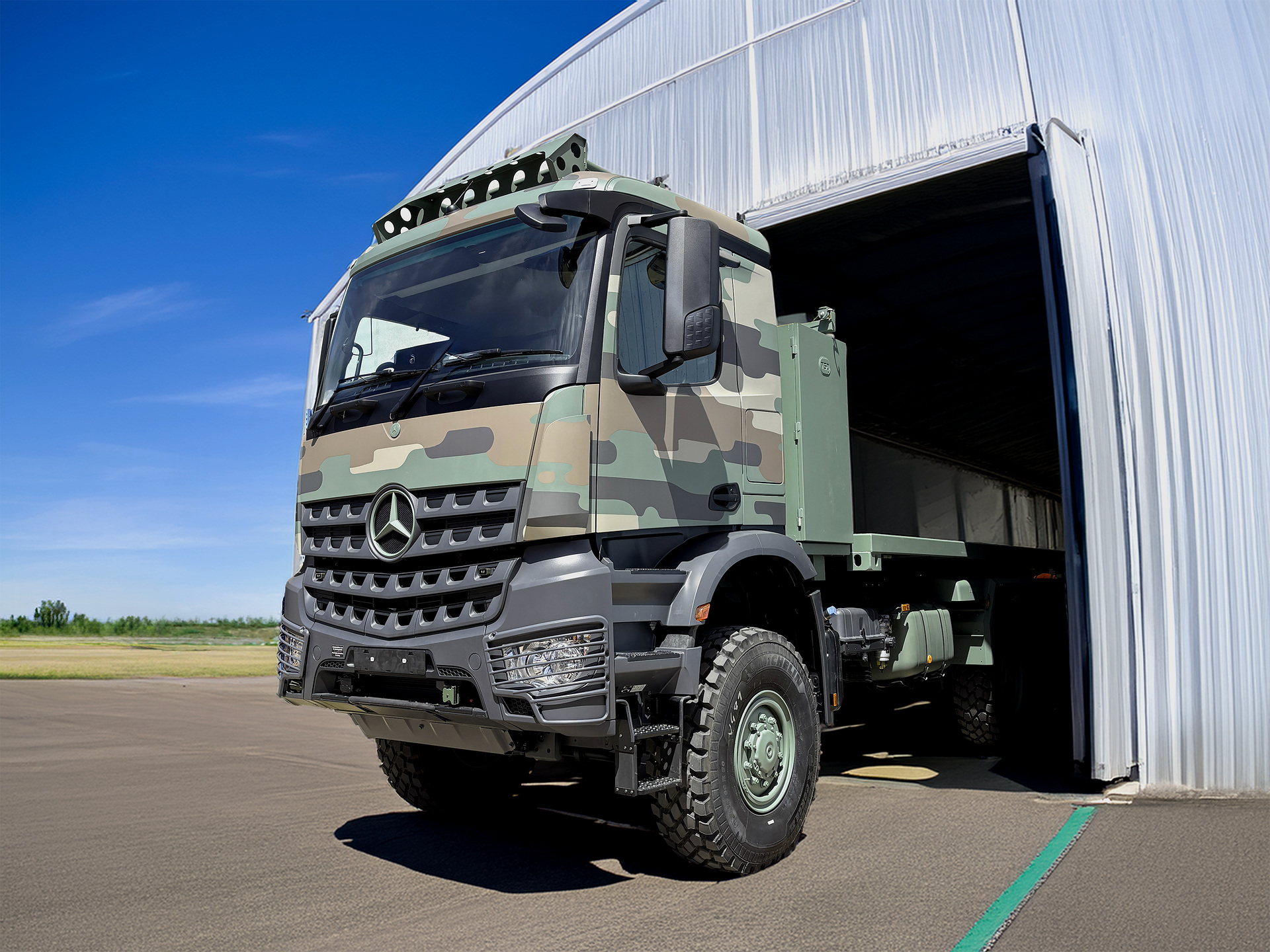 Daimler Truck zeigt umfangreiches Portfolio an Mobilitätslösungen für den Defence-Bereich auf der Eurosatory 2026