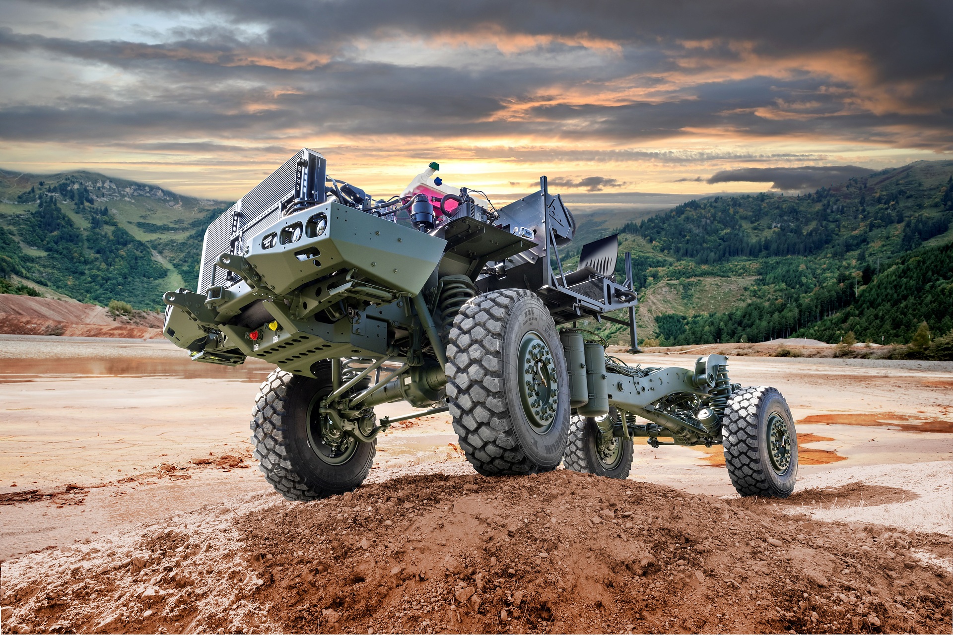 Daimler Truck Showcases Comprehensive Portfolio of Defence Mobility Solutions at Eurosatory 2026