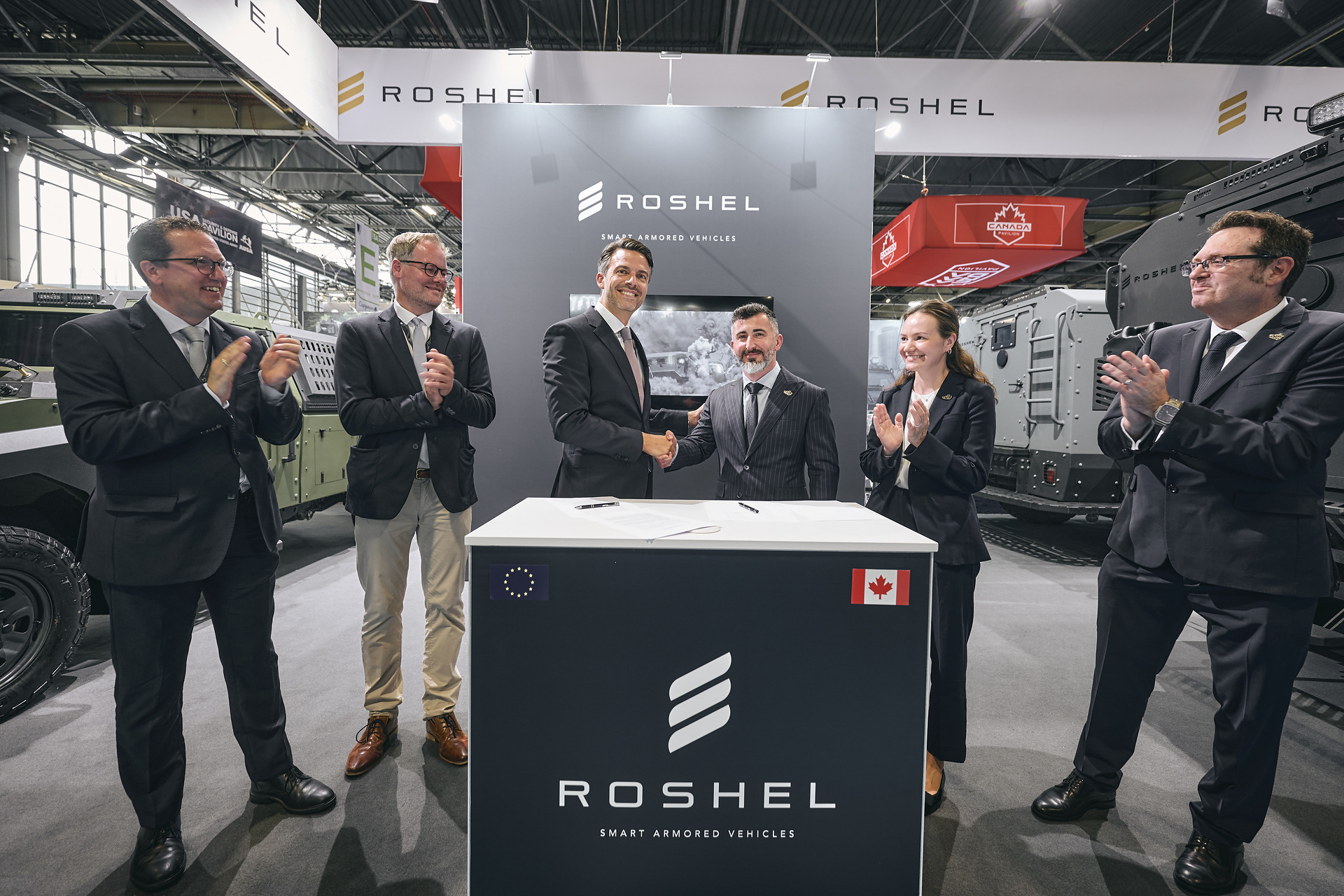 Daimler Truck und Roshel schließen strategische Partnerschaft auf der Eurosatory 2026