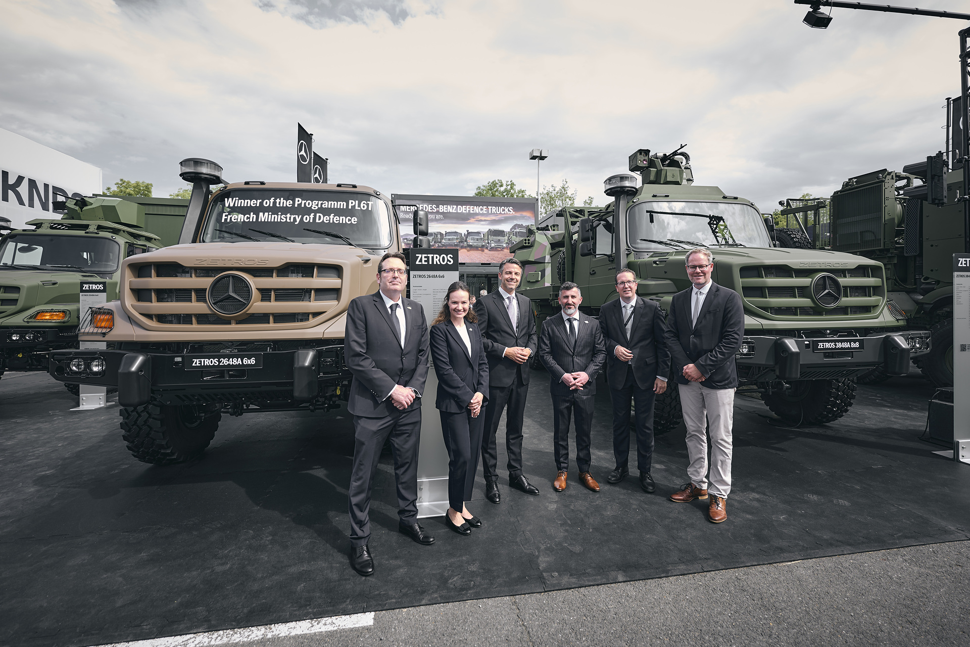 Daimler Truck und Roshel schließen strategische Partnerschaft auf der Eurosatory 2026
