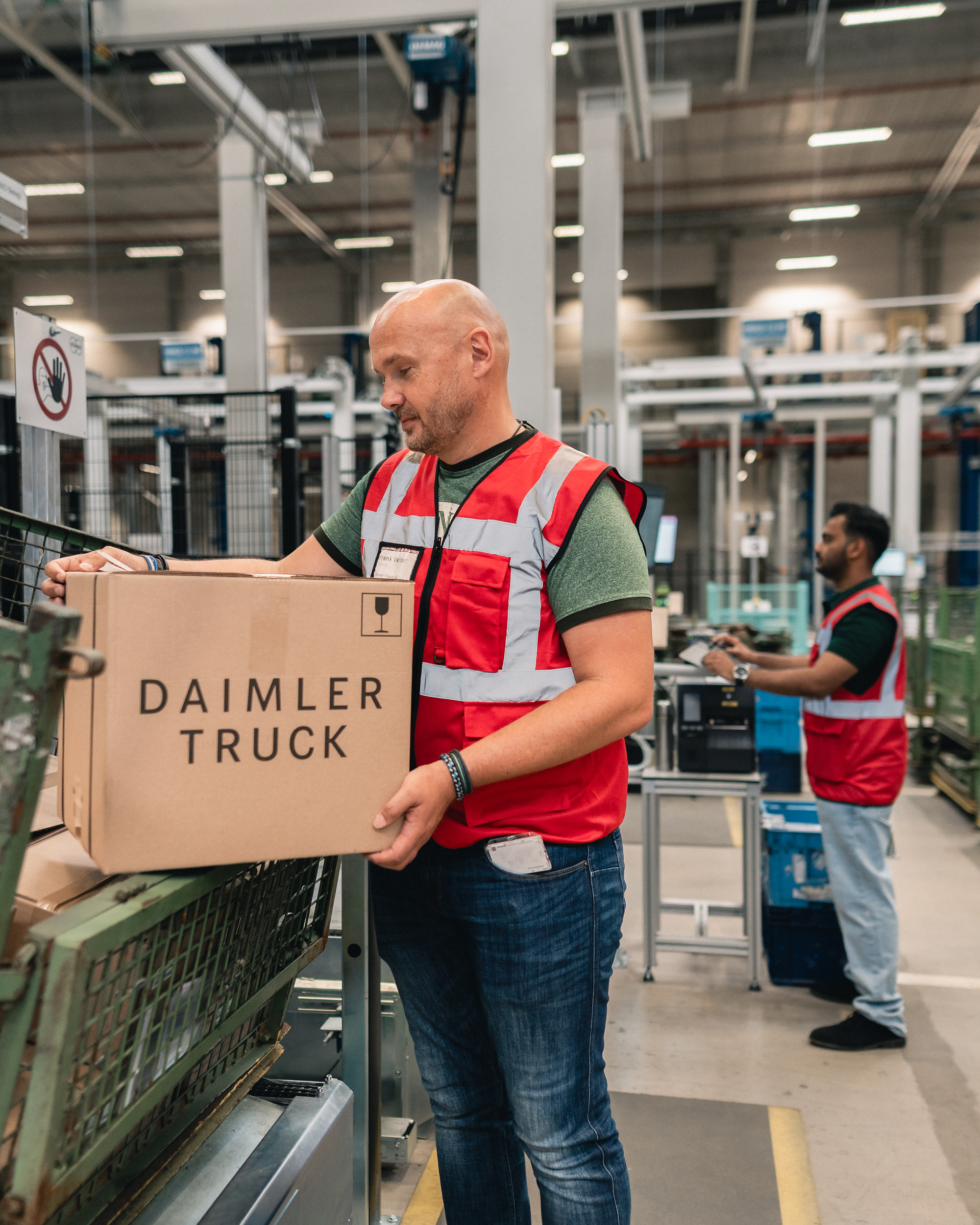 Daimler Truck Global Parts Center vollständig in Betrieb: Ersatzteilversand aus Halberstadt für Mercedes-Benz Lkw Kunden weltweit