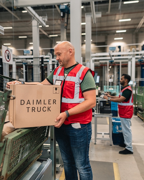 Daimler Truck Global Parts Center vollständig in Betrieb: Ersatzteilversand aus Halberstadt für Mercedes-Benz Lkw Kunden weltweit