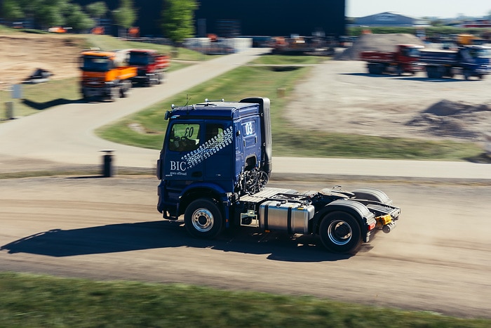 Mercedes-Benz Trucks präsentiert umfangreiches Portfolio für den modernen Einsatz auf und an der Baustelle