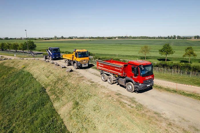 Mercedes-Benz Trucks präsentiert umfangreiches Portfolio für den modernen Einsatz auf und an der Baustelle