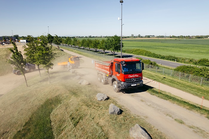 Mercedes-Benz Trucks präsentiert umfangreiches Portfolio für den modernen Einsatz auf und an der Baustelle