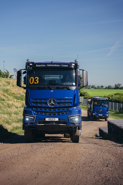 Mercedes-Benz Trucks präsentiert umfangreiches Portfolio für den modernen Einsatz auf und an der Baustelle