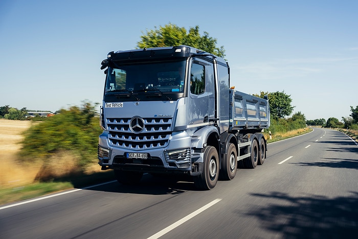 Mercedes-Benz Trucks präsentiert umfangreiches Portfolio für den modernen Einsatz auf und an der Baustelle
