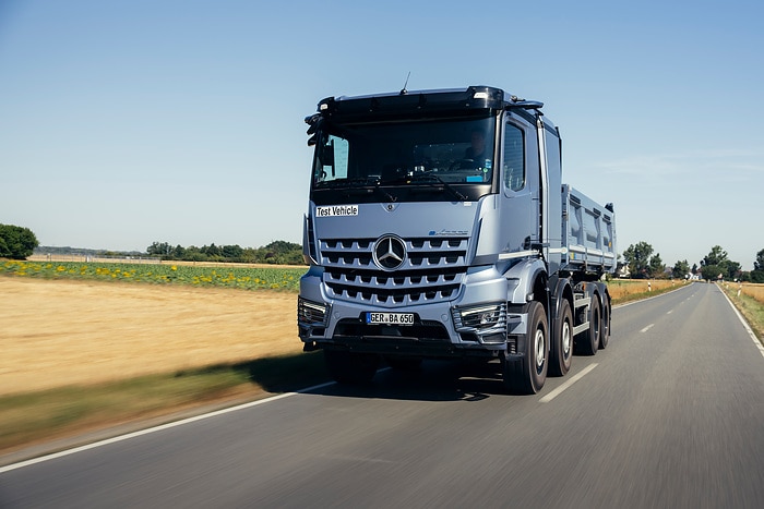 Mercedes-Benz Trucks präsentiert umfangreiches Portfolio für den modernen Einsatz auf und an der Baustelle