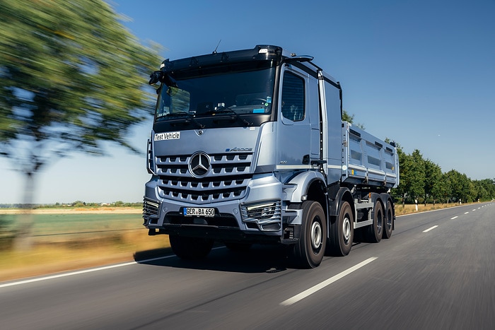 Mercedes-Benz Trucks präsentiert umfangreiches Portfolio für den modernen Einsatz auf und an der Baustelle