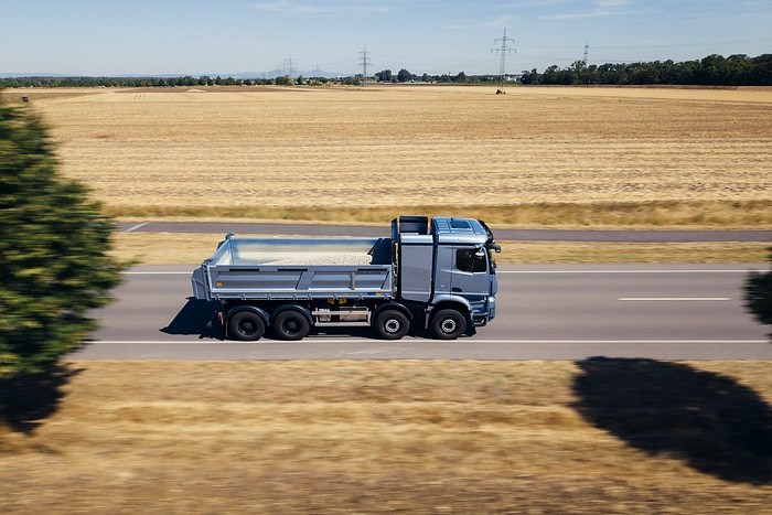 Mercedes-Benz Trucks präsentiert umfangreiches Portfolio für den modernen Einsatz auf und an der Baustelle
