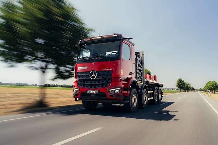 Mercedes-Benz Trucks präsentiert umfangreiches Portfolio für den modernen Einsatz auf und an der Baustelle