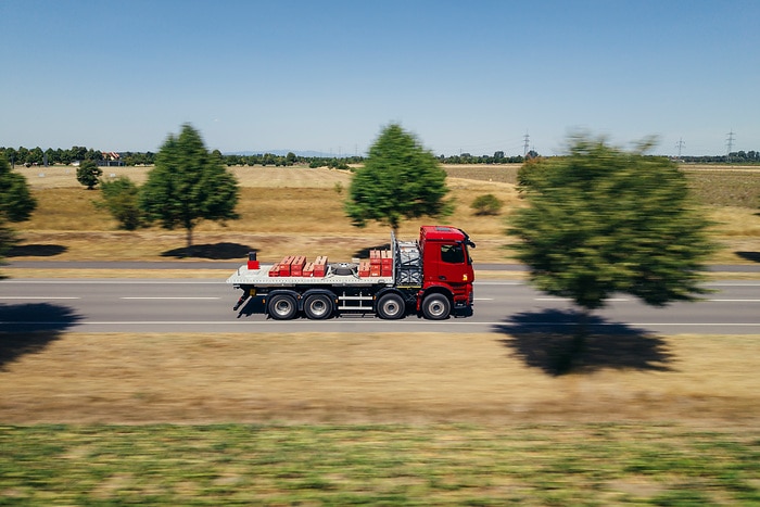 Mercedes-Benz Trucks präsentiert umfangreiches Portfolio für den modernen Einsatz auf und an der Baustelle