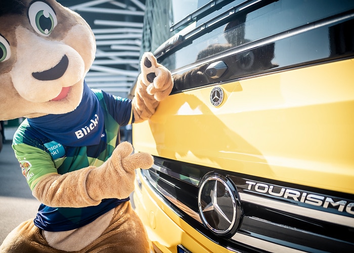 Mercedes-Benz Safety Truck und Safety Coach im Einsatz für mehr Verkehrssicherheit von Kindern