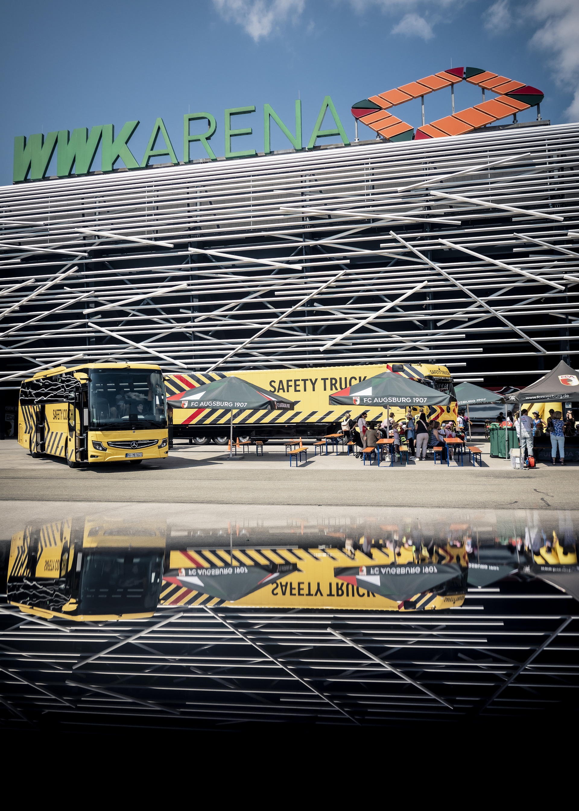 Mercedes-Benz Safety Truck und Safety Coach im Einsatz für mehr Verkehrssicherheit von Kindern