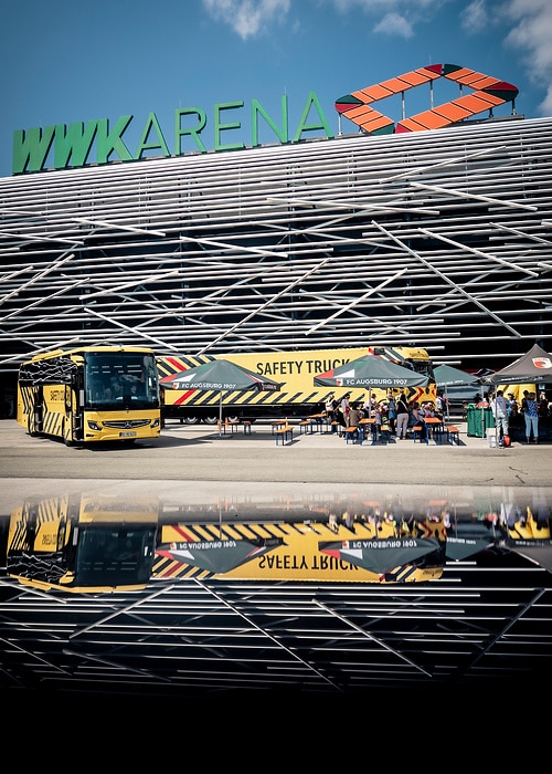 Mercedes-Benz Safety Truck und Safety Coach im Einsatz für mehr Verkehrssicherheit von Kindern