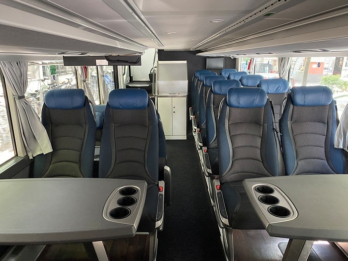 Setra-Tellbus connects the cantons of Lucerne and Uri