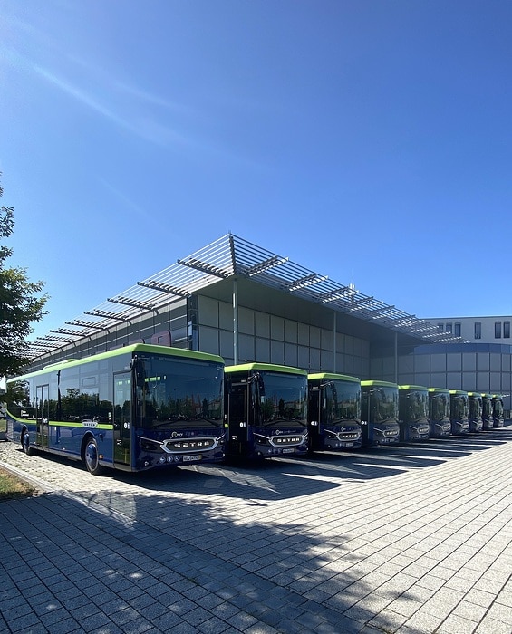 Zehn neue Setra Low Entry Busse für Geldhauser