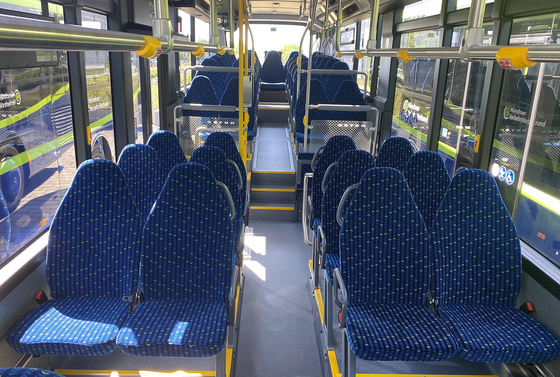 Zehn neue Setra Low Entry Busse für Geldhauser