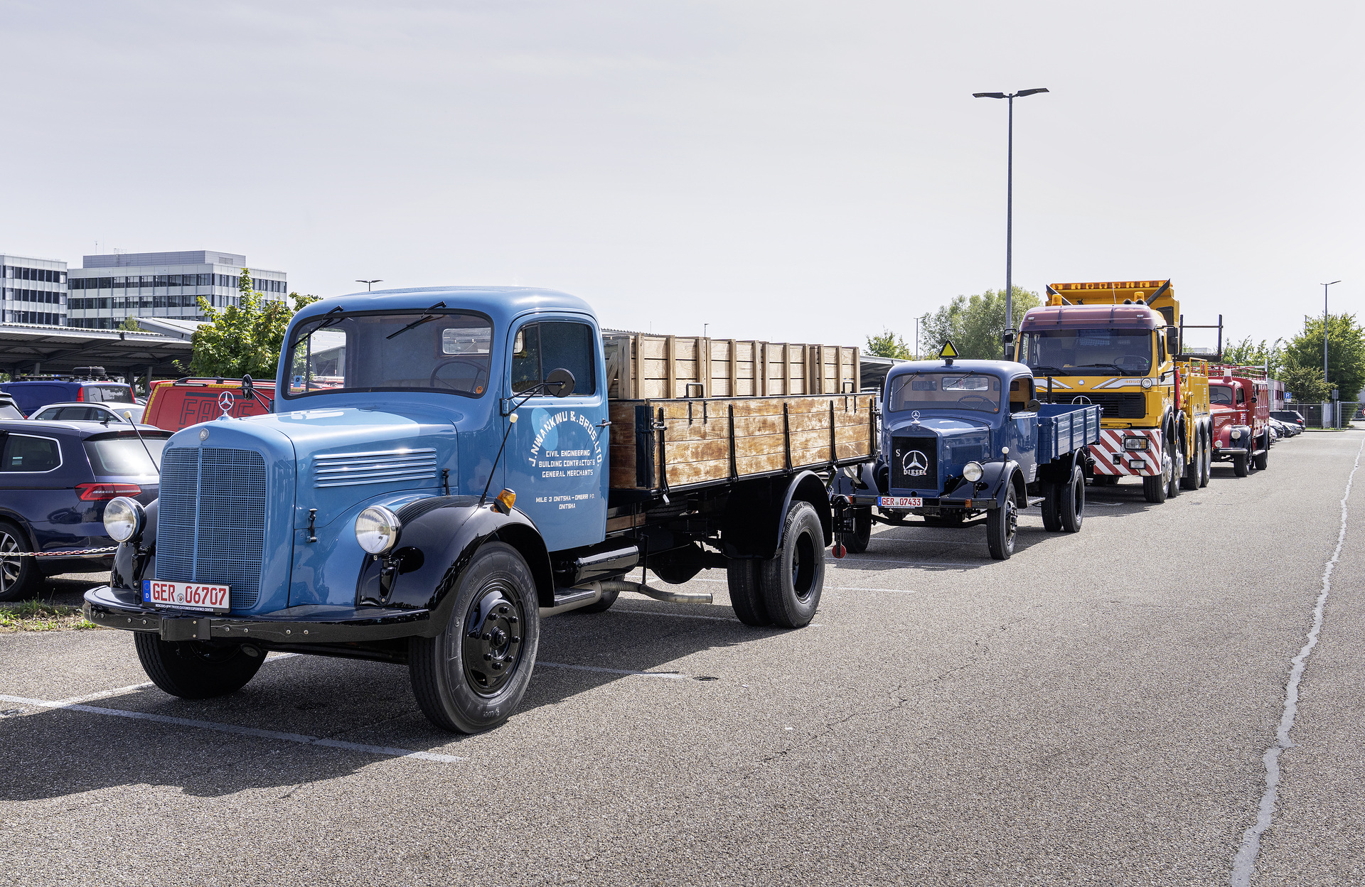 130 Jahre Lkw: Mercedes-Benz Trucks eröffnet    Deutschlandfahrt 2026 im Werk Wörth