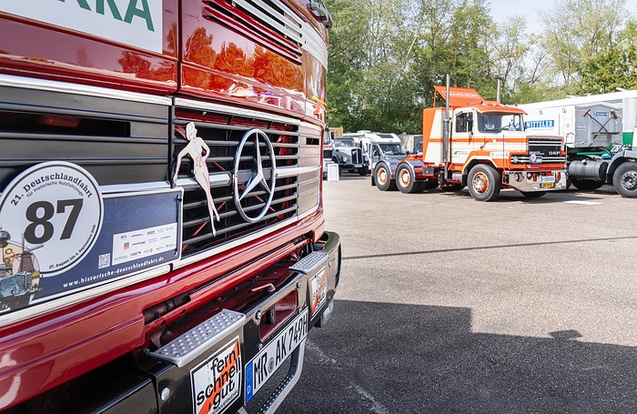 130 Jahre Lkw: Mercedes-Benz Trucks eröffnet    Deutschlandfahrt 2026 im Werk Wörth