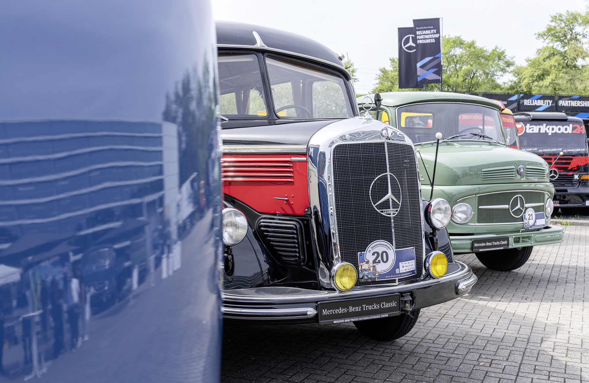 130 Jahre Lkw: Mercedes-Benz Trucks eröffnet    Deutschlandfahrt 2026 im Werk Wörth