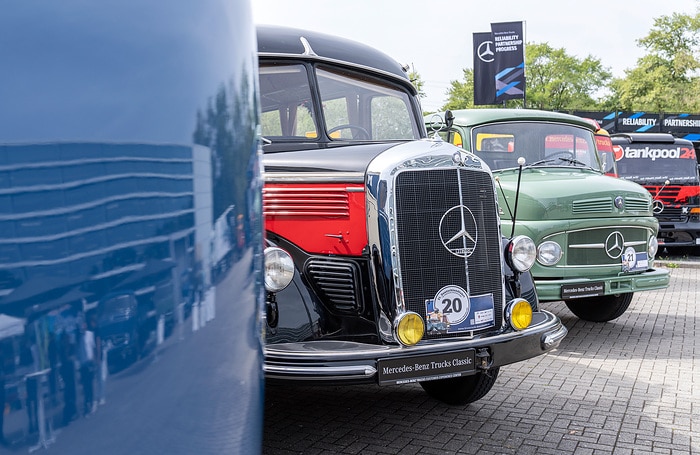 130 Jahre Lkw: Mercedes-Benz Trucks eröffnet    Deutschlandfahrt 2026 im Werk Wörth