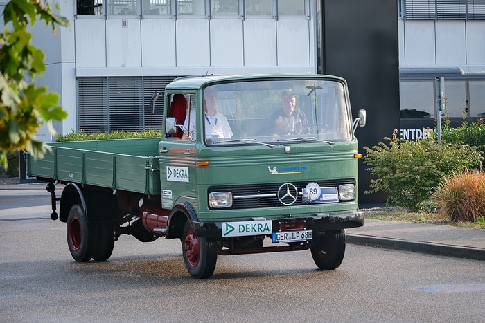 130 Jahre Lkw: Mercedes-Benz Trucks eröffnet    Deutschlandfahrt 2026 im Werk Wörth