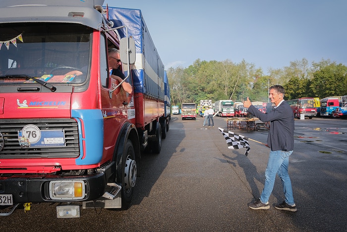130 Jahre Lkw: Mercedes-Benz Trucks eröffnet    Deutschlandfahrt 2026 im Werk Wörth