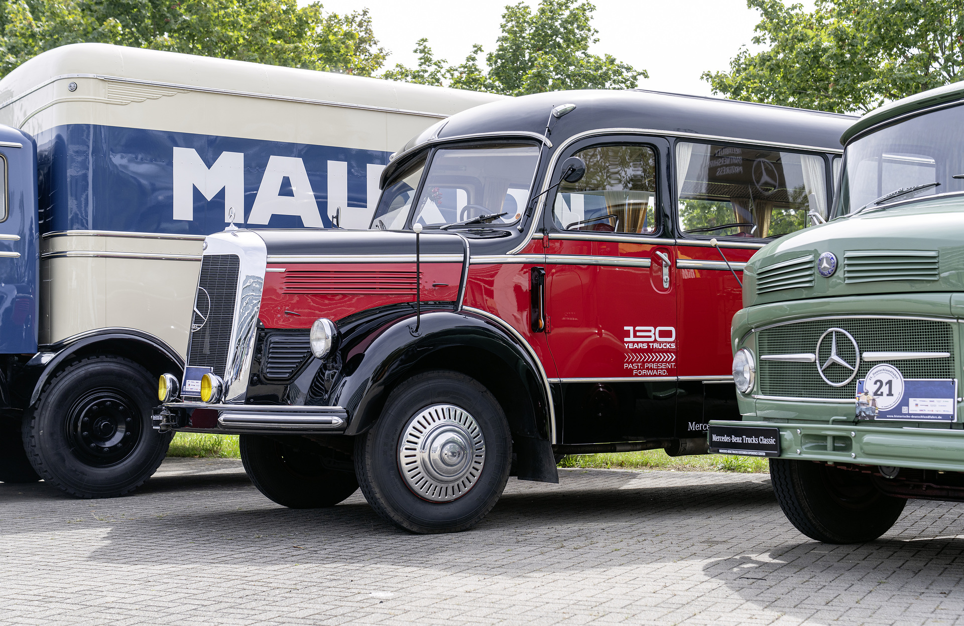 130 Jahre Lkw: Mercedes-Benz Trucks eröffnet Deutschlandfahrt 2026 im Werk Wörth